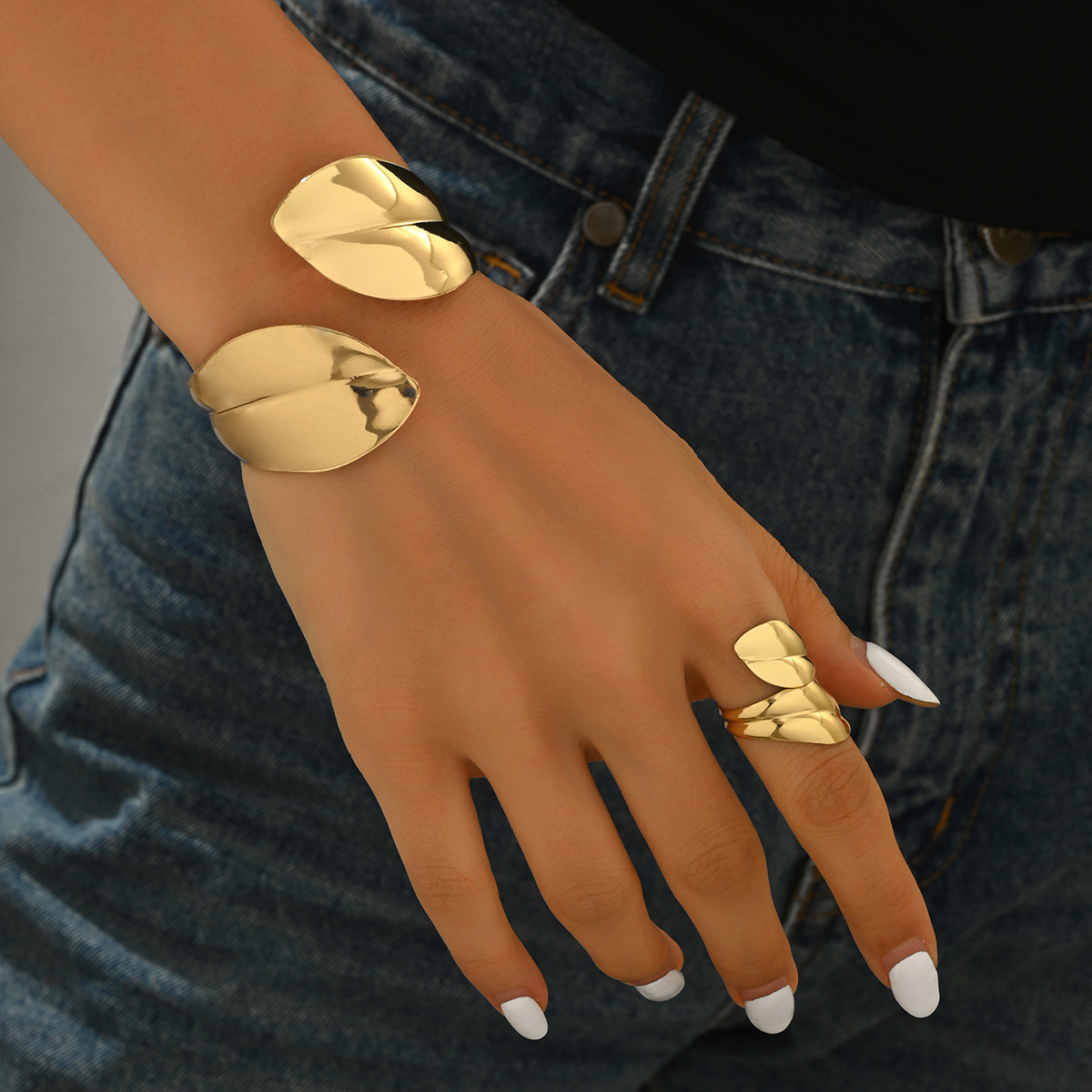 2ABL Exaggerated Alloy Bracelets  01