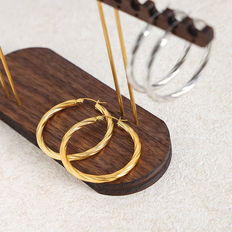 Why Stainless Steel Earrings Are Trending in Fast Fashion