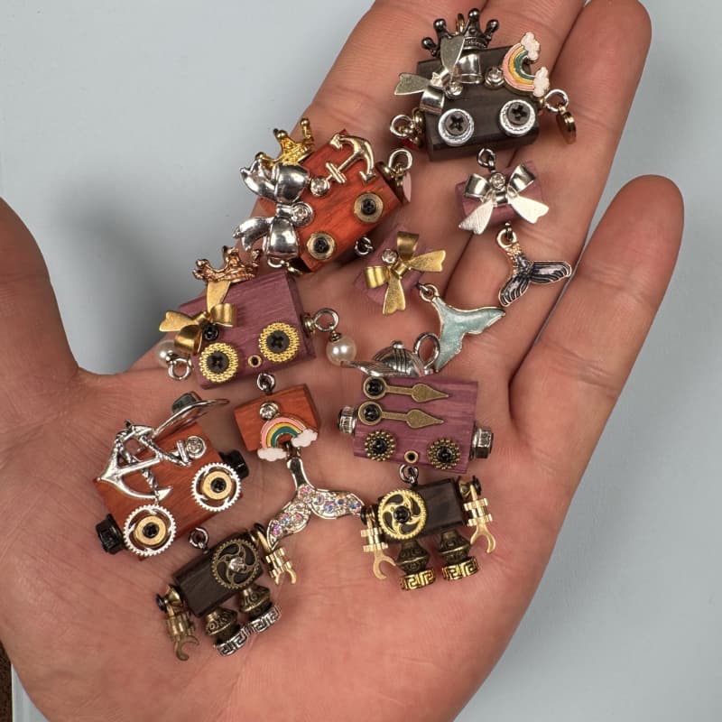 JQR Handmade Robot Pendant 02