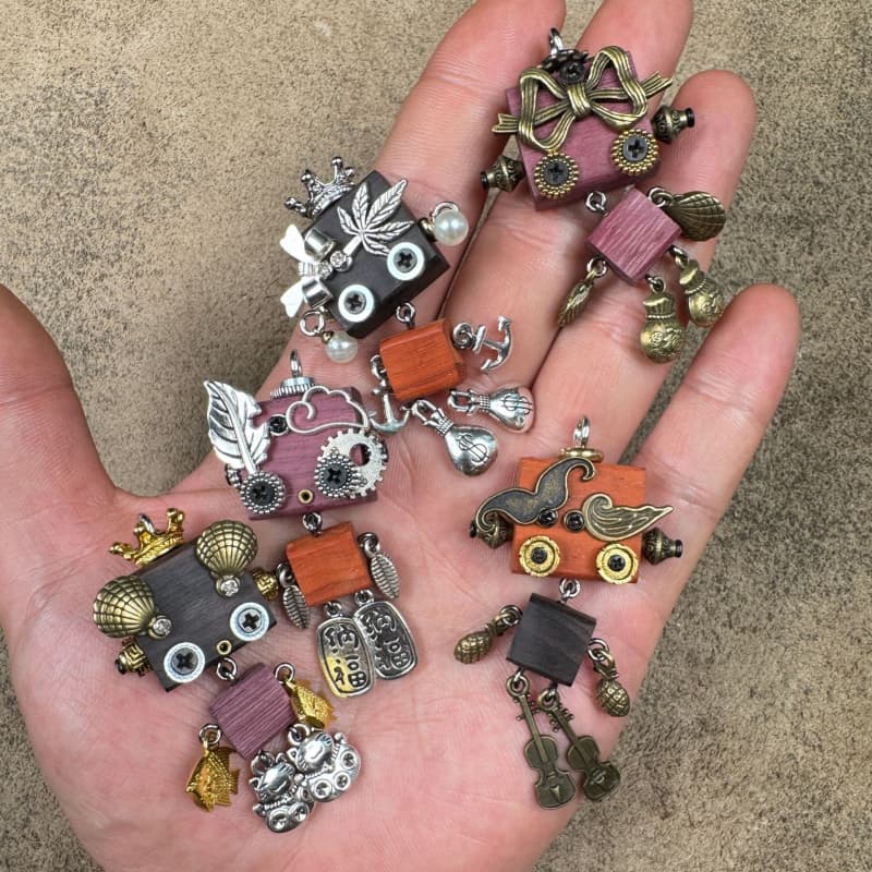 JQR Handmade Robot Pendant 03