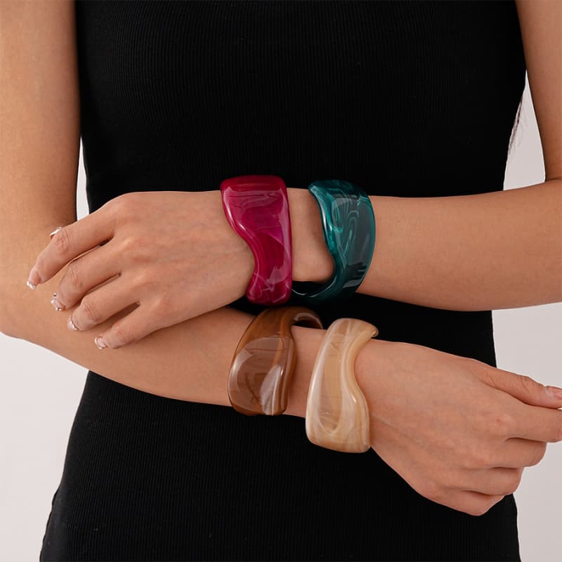 JQ Acrylic Bracelet 01