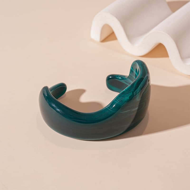 JQ Acrylic Bracelet 01
