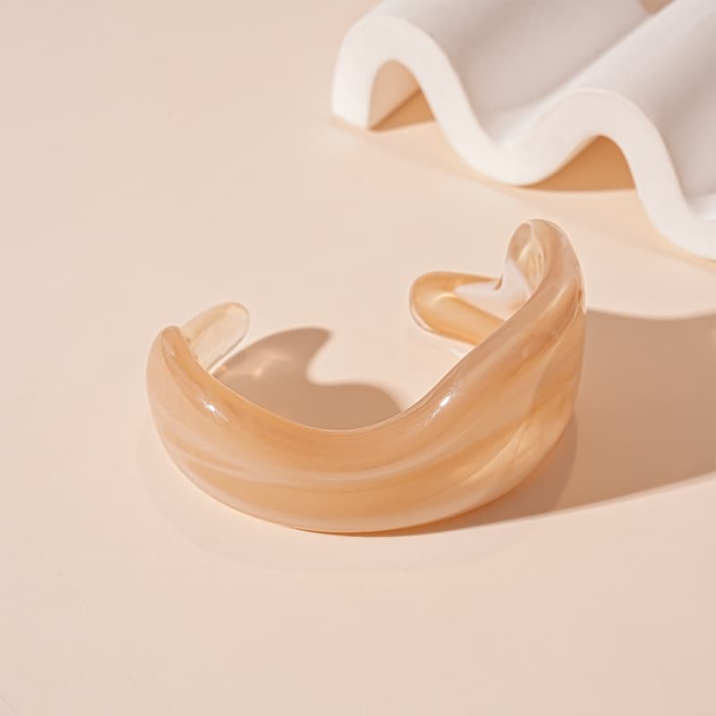JQ Acrylic Bracelet 01