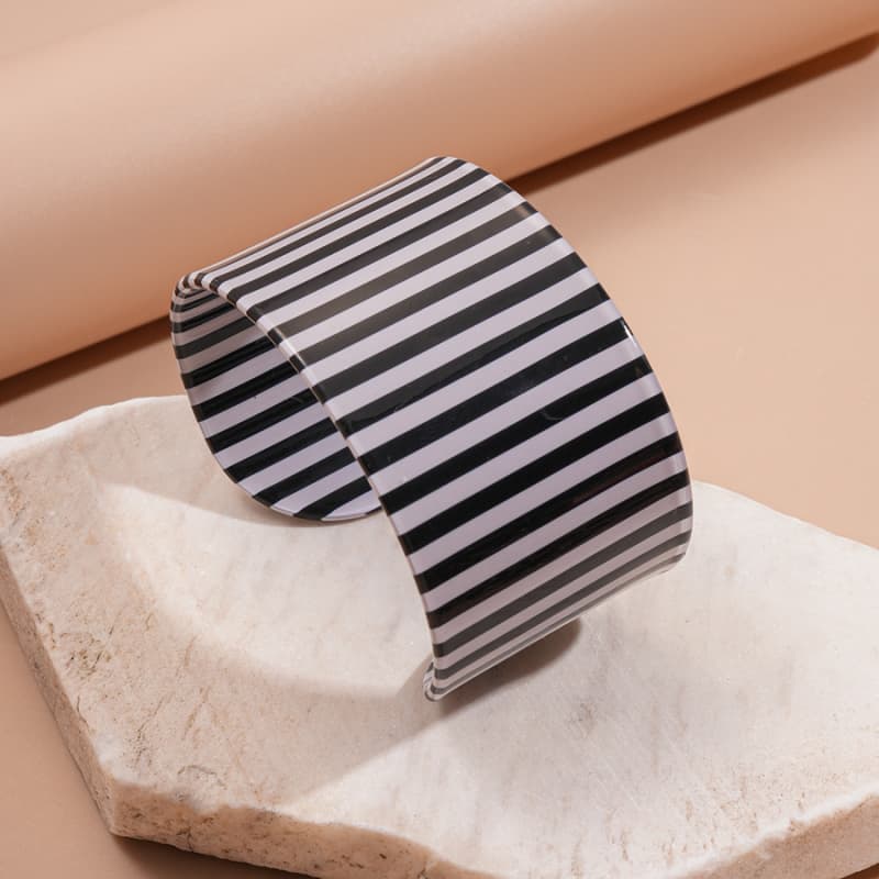 JQ Acrylic Bracelet 03