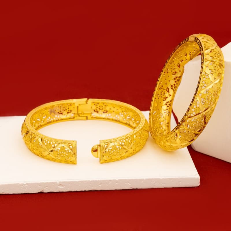 HM Gold-plated Bracelets 01