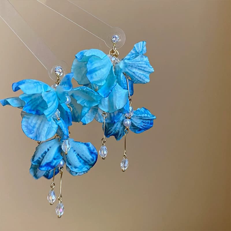 WLA Elegant Flower Earrings 01