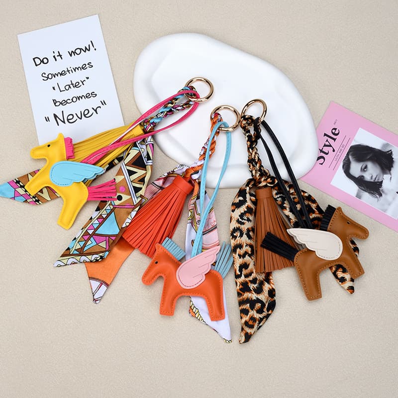 XJ PU&Silk Bag Hangers 01<